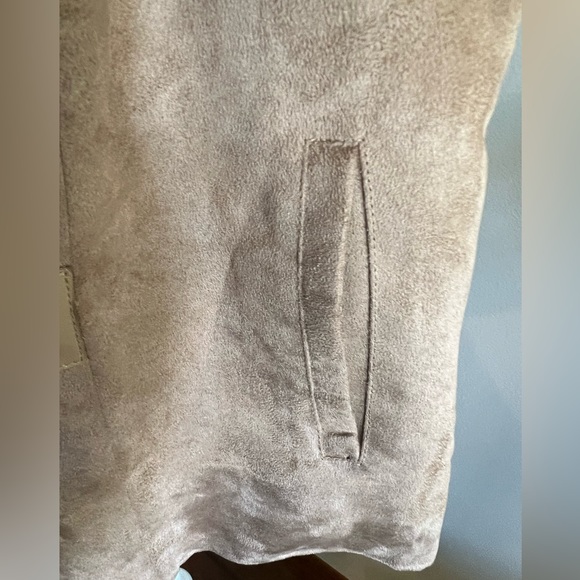 Kut from the Kloth Women’s XL Tan Wrap Vest with Pockets - Picture 10 of 11